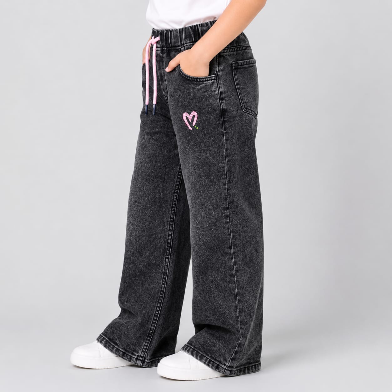 Heart-Print Wide-Leg Jeans - Image 2